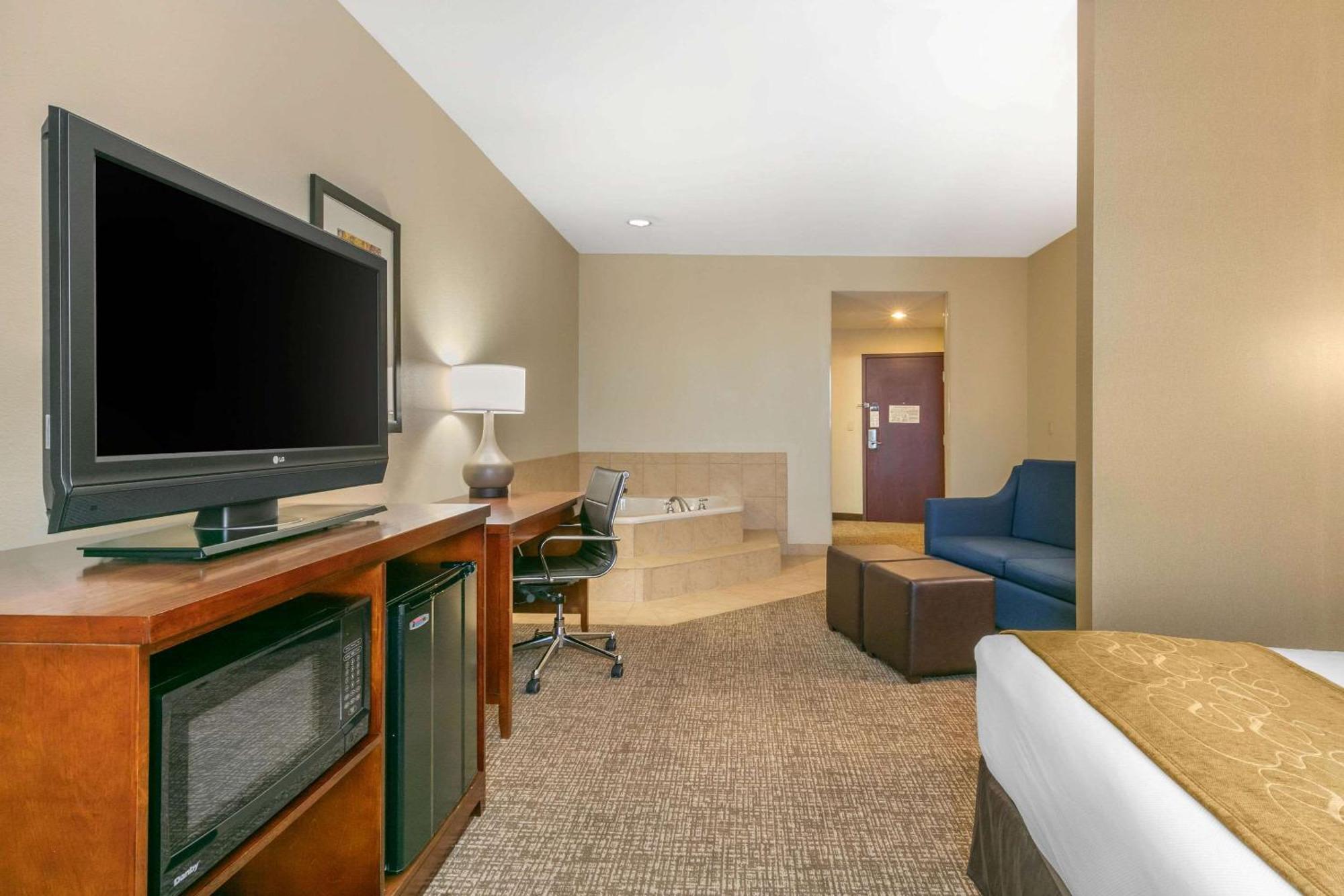 Comfort Hotel 3*